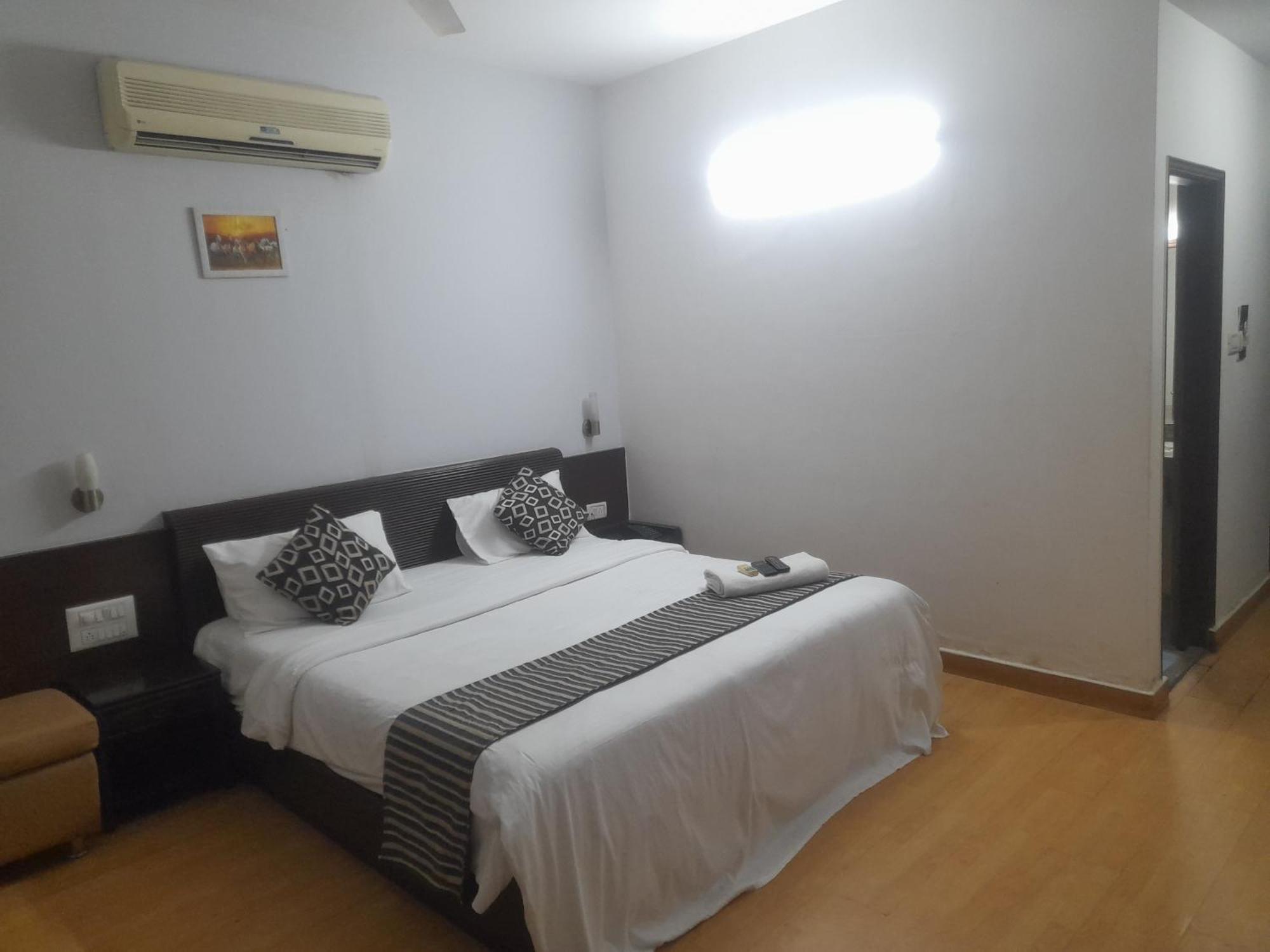 Hotel Prestige Inn บังกาลอร์ ภายนอก รูปภาพ